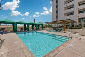 SuitesRUs Apart Hotel at Miracle Mile, Los Angeles